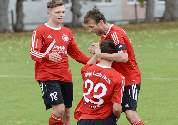 © Stürmer Christian Henning(links im Bild) hat sich für die Erfüllung seines Vertrages bei der SpVgg Cams/Leezen entschieden und wird nicht den FC Mecklenburg, zu mindestens bis zum Ende der Saison, als erster Winterneuzugang zur Verfügung stehen.