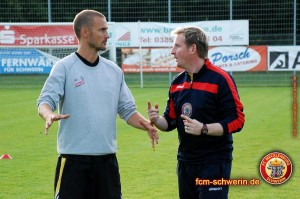 ©Carsten Darsow  Jano Klempkow(l.) und Cheftrainer Ronny Stamer bei der Arbeit 