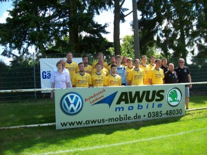 © Neumühler SV Gruppenfoto mit der ersten Männermannschaft