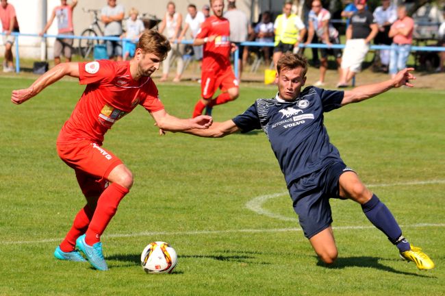 © Carsten Darsow Enstehung zum 3:0 - Witkowski mit einem sehr starken Spiel, legt auf Schmandt auf und macht 2 Tore selbst.