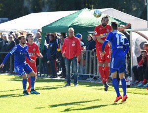 &coppy;D.Albrecht Cheftrainer Martin Pieckenhagen verfolgt mit Argusaugen seine Spieler auf und neben den Platz