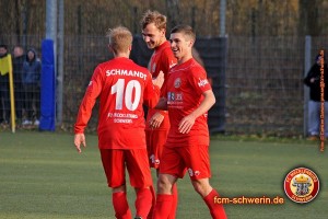 © FC Mecklenburg Das erfolgreiche Offensivtrio um den dreimaligen Torschützen Felix Michalski funktoniert